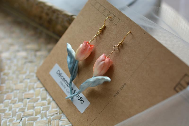 Tulip Earrings