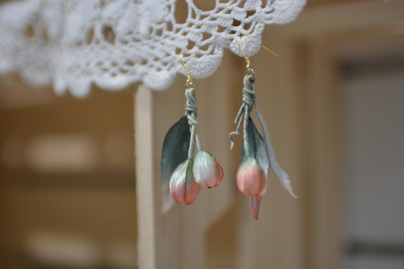 Tulip Earrings